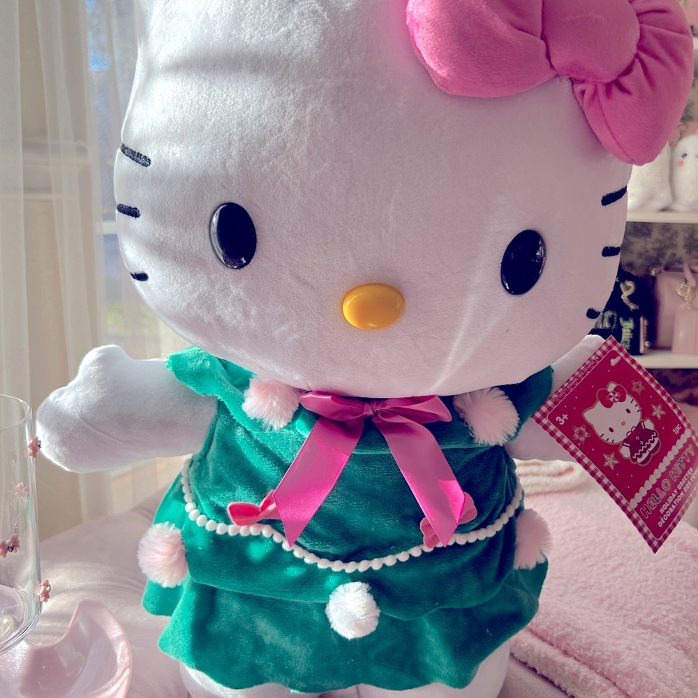 Hello Kitty Christmas Tree Greeter